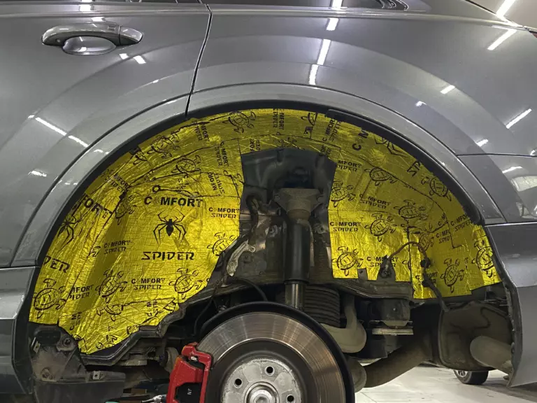 Шумоизоляция арок Audi Q7-1