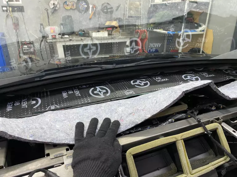 Шумоизоляция торпедо Ford Mondeo-3