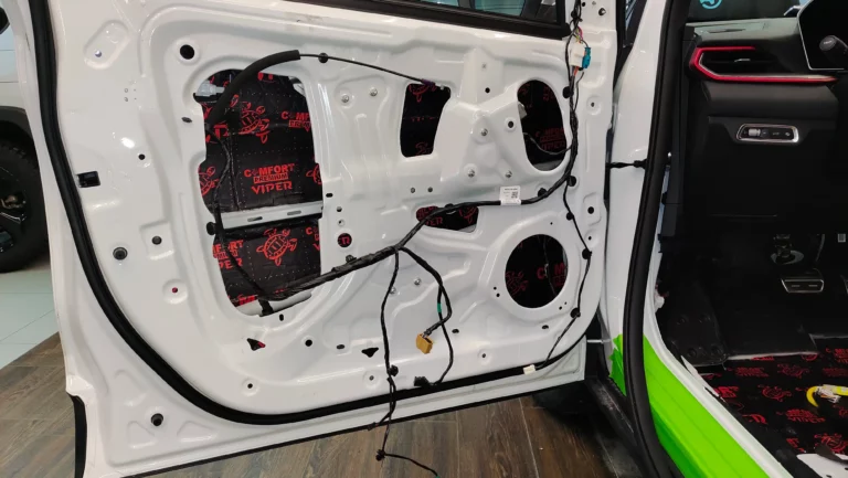 Geely Coolray двер 2 (1)
