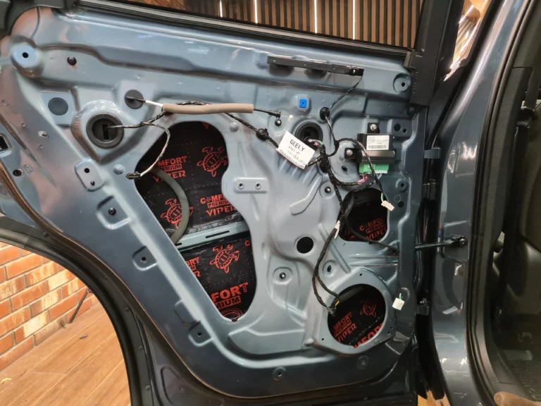 Шумоизоляция дверей Geely Tugella-2