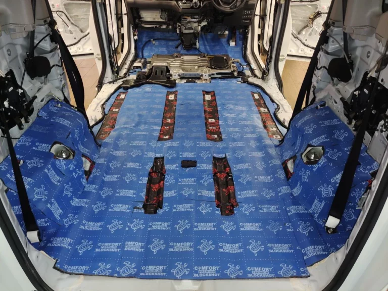 Шумоизоляция пола Honda Freed-3