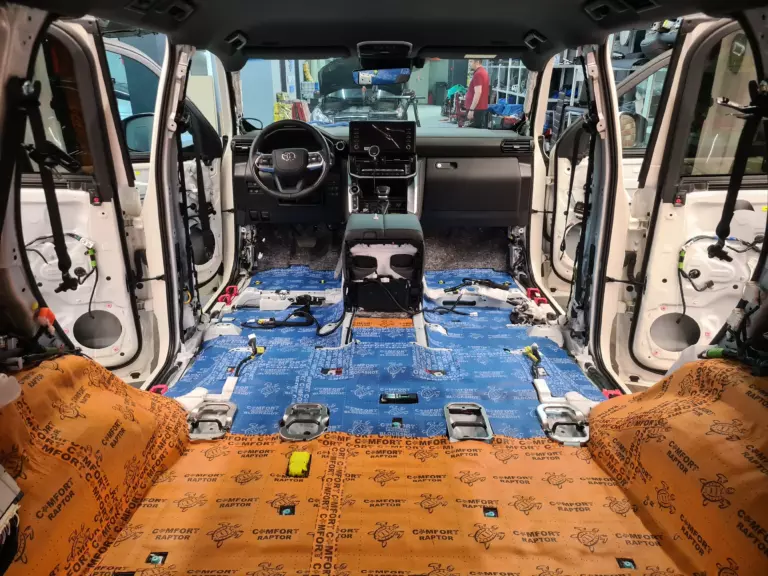 Шумоизоляция пола Land Cruiser 300-2