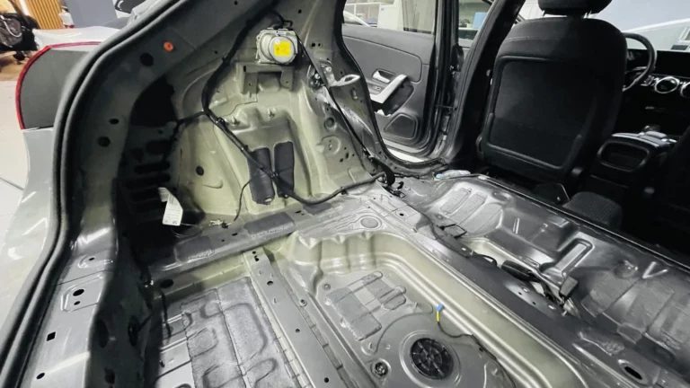 Шумоизоляция багажника Mercedes-Benz A-class-2
