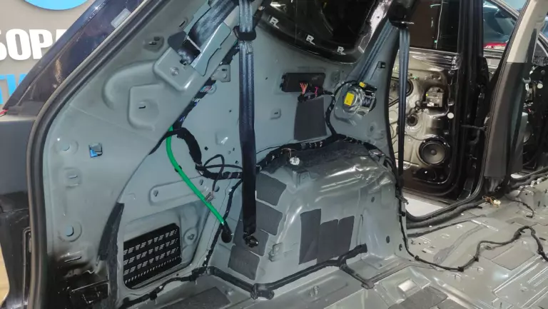 Шумоизоляция багажника Volkswagen Teramont-2