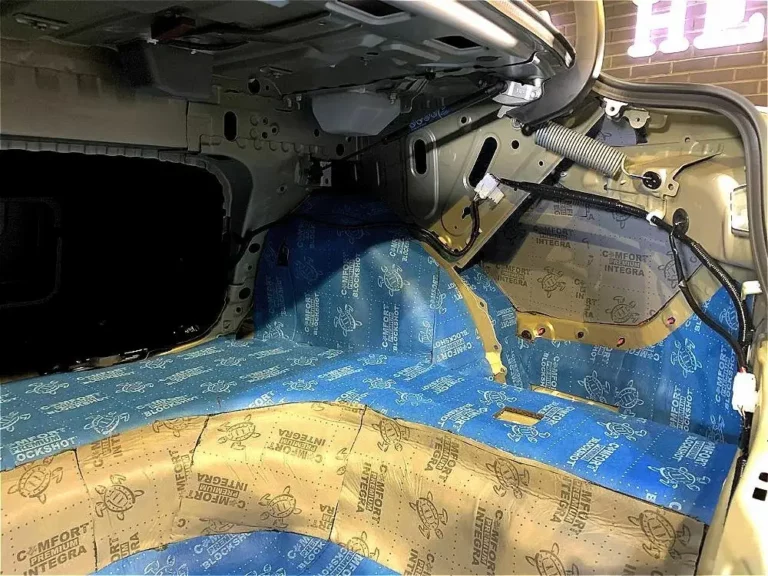 Шумоизоляция багажника Toyota Camry 2021-6