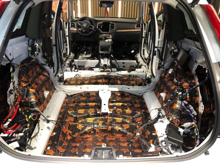 Шумоизоляция багажника 3 Volvo XC90 2021