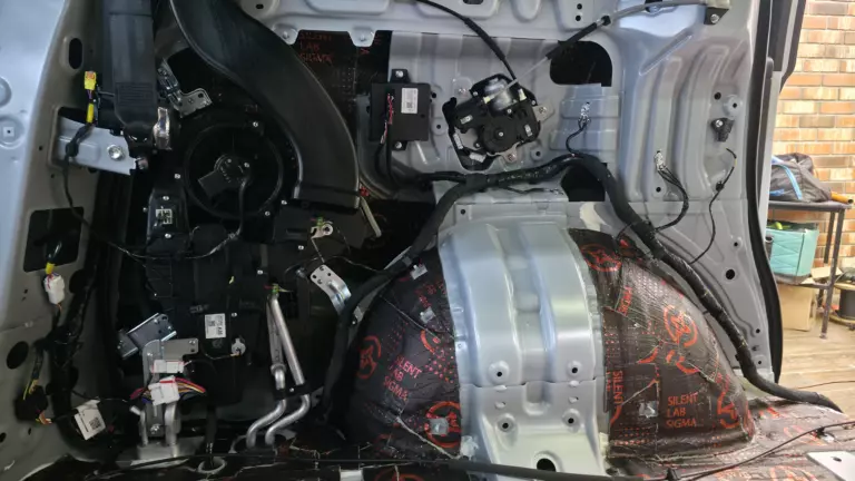 Шумоизоляция багажника Gac m8-4