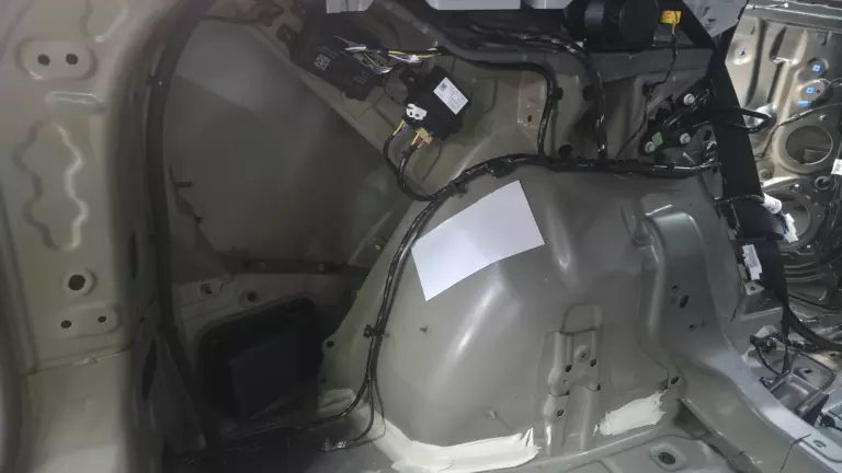 шумоизоляция багажника Geely Atlas-2